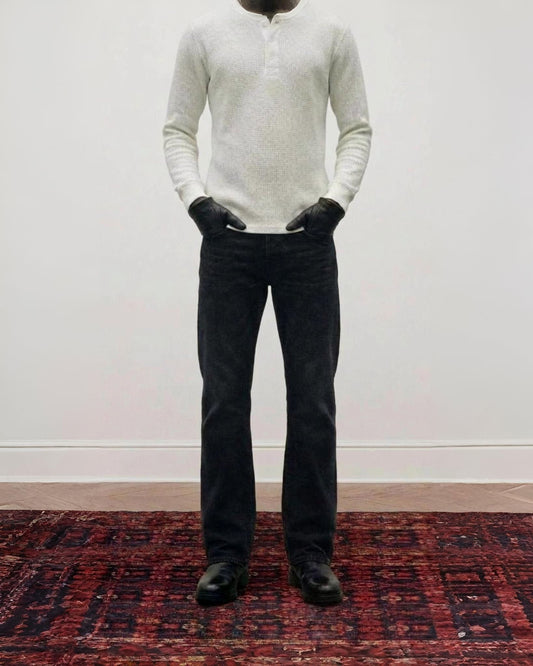 Bootcut-Jeans aus schwarzem Denim