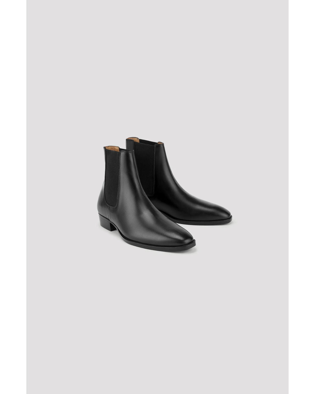 Fray 30mm Chelsea Boots In Smooth Black Leather