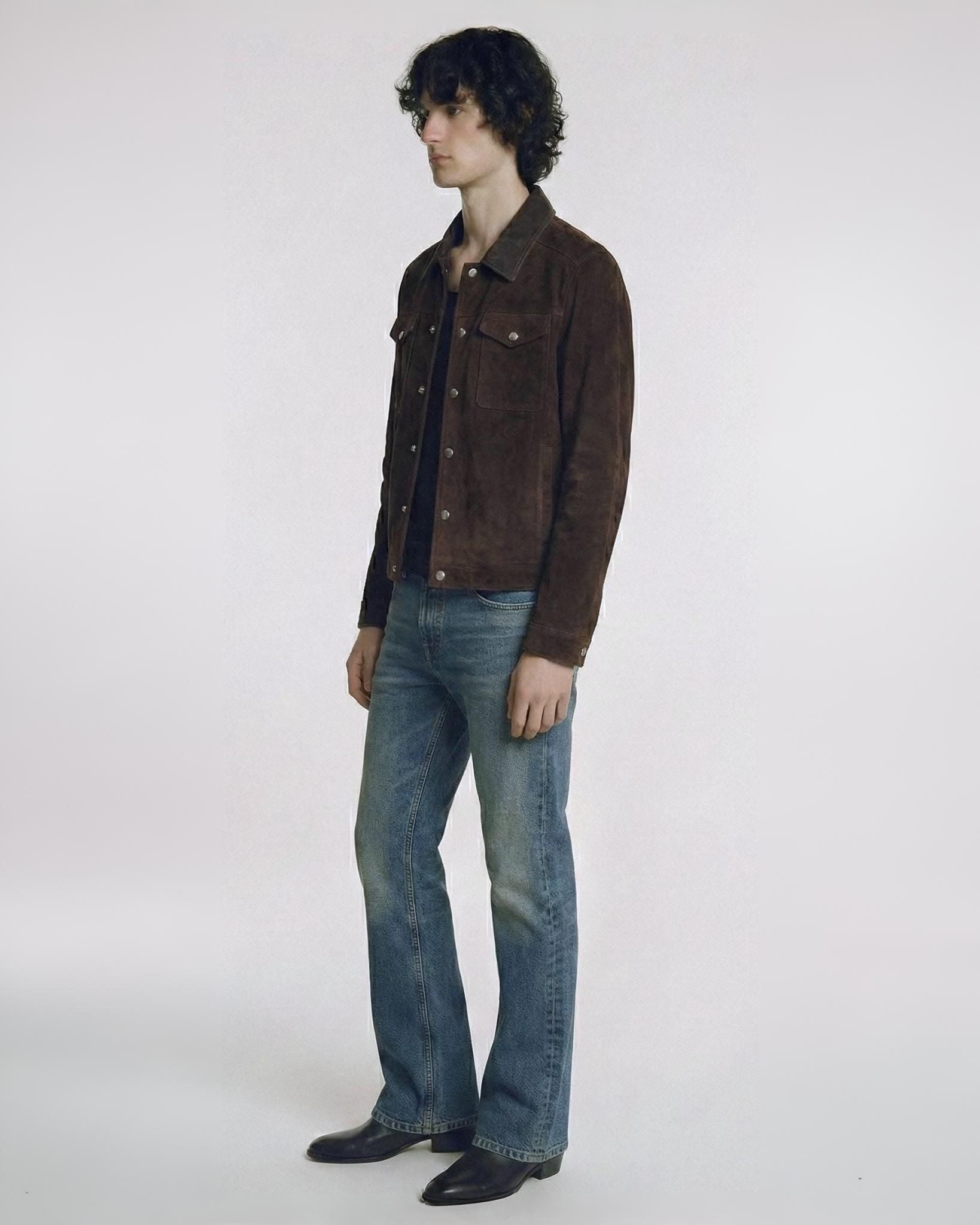 ミッドブルーデニムのブーツカットジーンズ