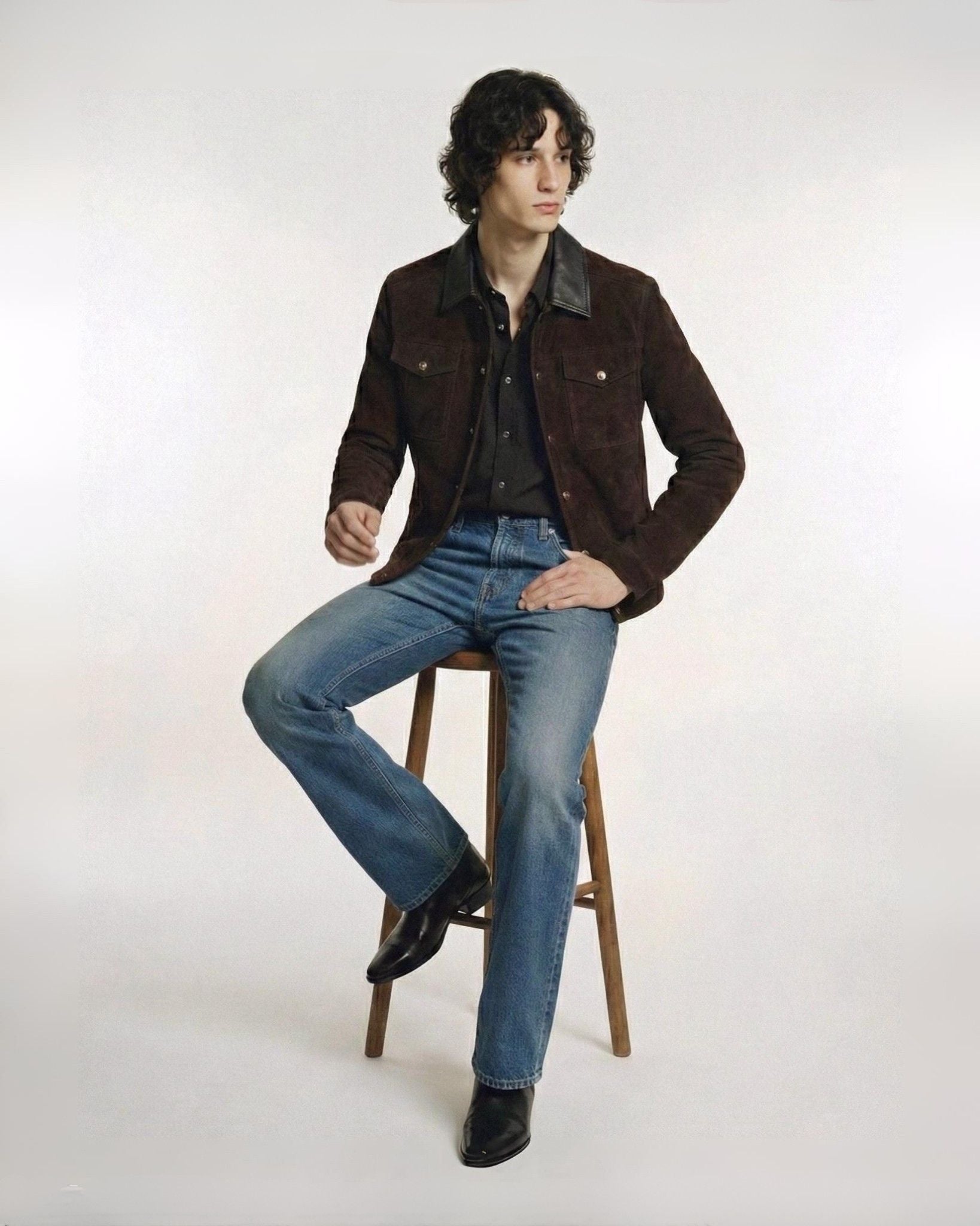 ミッドブルーデニムのブーツカットジーンズ